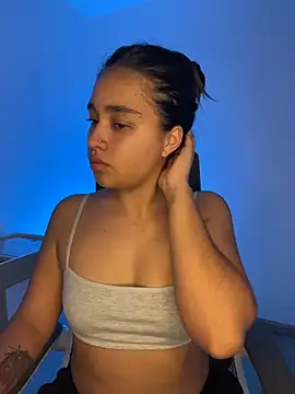 I_Samanthaa লাইভ XXX চ্যাট