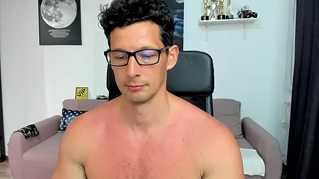 BrutusK08's Live XXX Chat