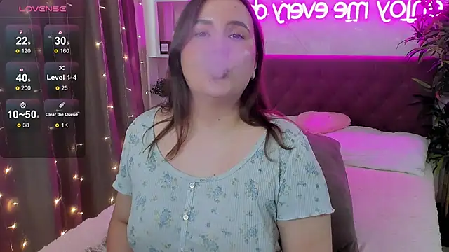 FeralPeach's Live XXX Chat