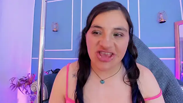 TaraTaylorr Live XXX-Chat