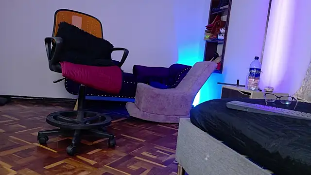 Scarlet_Hiit: онлайн-секс-чат