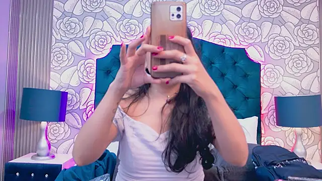 Chat XXX en directo de KimberlyMonroee