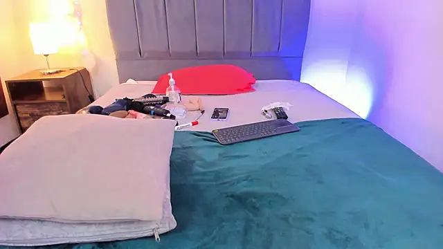 Lucerop_ élő XXX-chatje