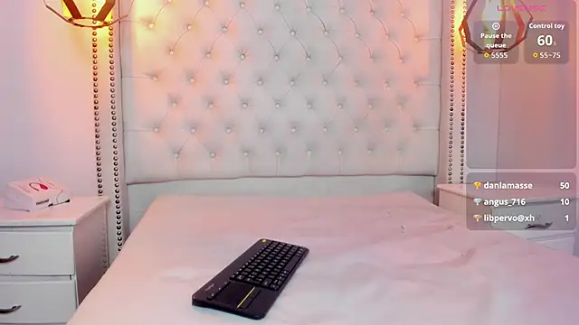_ISALITTLESTAR_ – Naživo XXX chat
