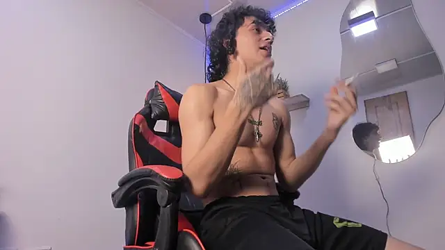 Онлайн чат XXX JackesTaylor