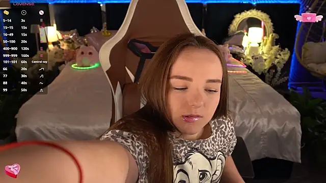 FoxyShyn Live XXX chat