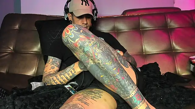 jhonny__ackerman's Live XXX Chat