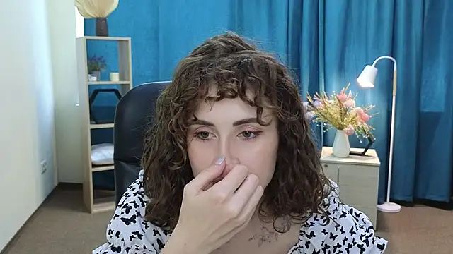 AudriaTagala Chat XXX live