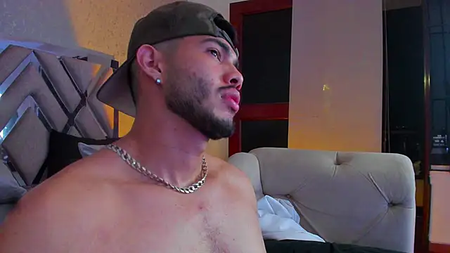 Vincentblack Adlı Modelin Canlı XXX Sohbeti
