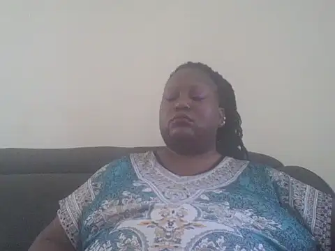 fat_ebonyqueen Adlı Modelin Canlı XXX Sohbeti