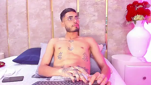 SebasCorrales – Naživo XXX chat