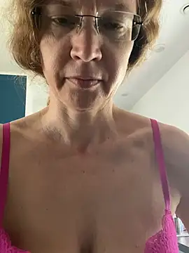 AnnikaRose Adlı Modelin Canlı XXX Sohbeti