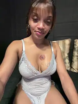 Chatroom XXX en direct de Rakiyahcharms