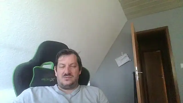 Golffahrer1982's Live XXX Chat
