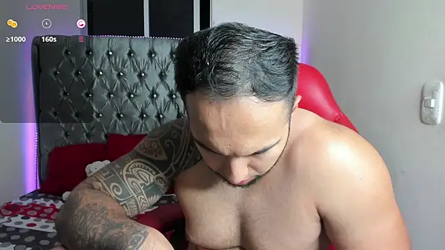 mrloganfuck1: онлайн-секс-чат