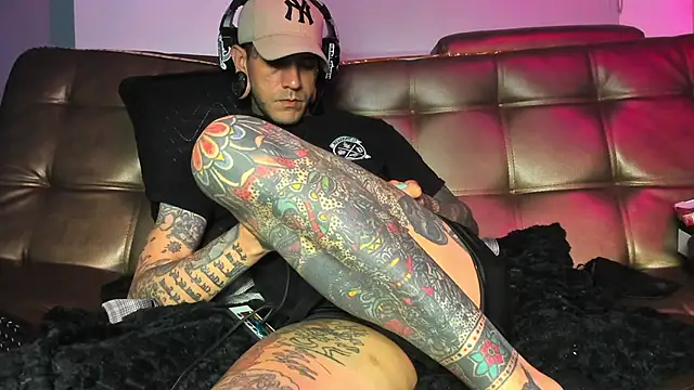 jhonny__ackerman XXX чат на живо