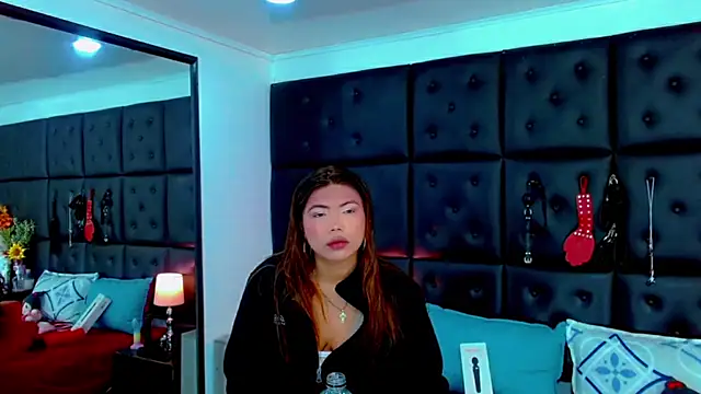 Cloelombard 라이브 XXX 채팅