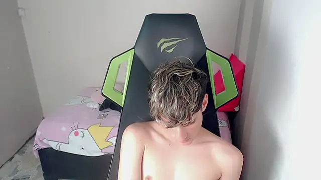 Pablito_junior élő XXX-chatje
