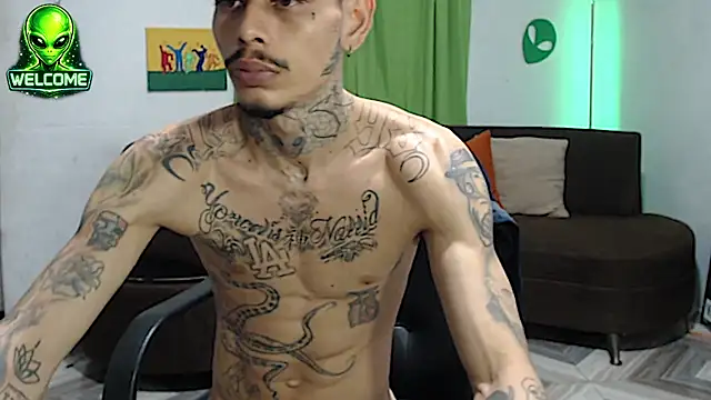 alpha_zom Chat XXX in diretta