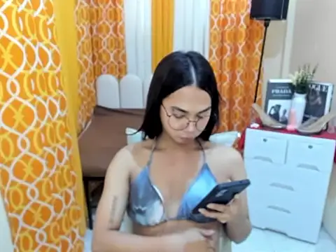 Chatroom XXX en direct de TsAlexa_Blaire