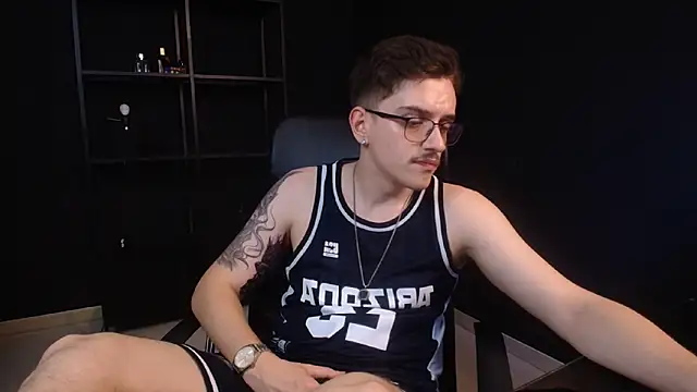 Chatroom XXX en direct de FelixStarkk