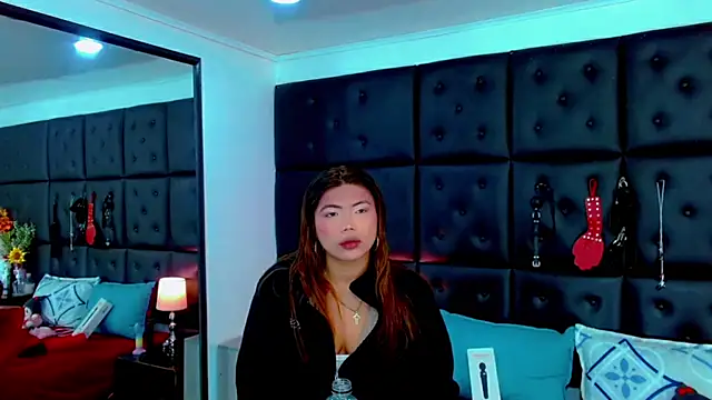 Cloelombard's Live XXX Chat