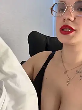 Chatroom XXX en direct de KimEvanss