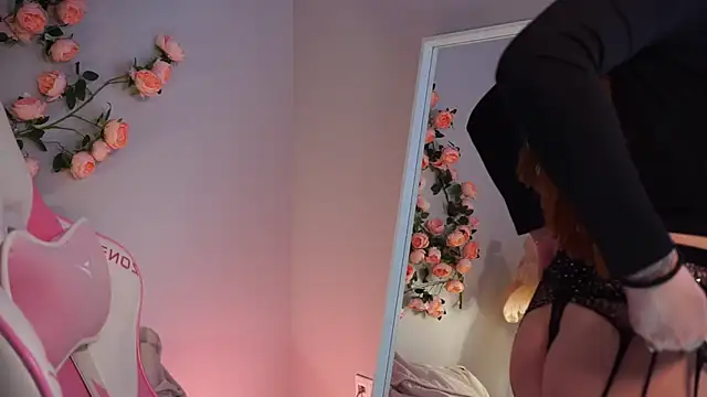 EvaBloomm Adlı Modelin Canlı XXX Sohbeti