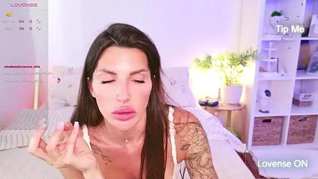 Онлайн чат XXX Sasha_Miro