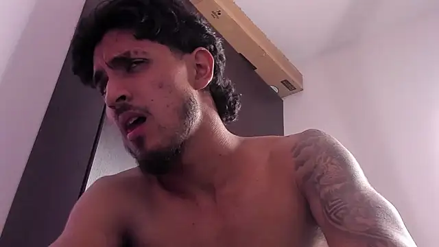 Kriss_Edwards' Live XXX Chat