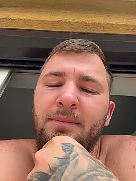 BLue_eyed_Bully Chat XXX live