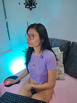 NayeCloud Chat XXX in diretta
