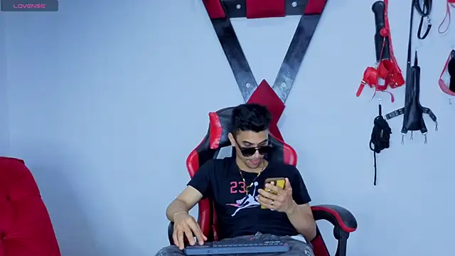 Sembang XXX Secara Langsung Alejandro_and_Deiby