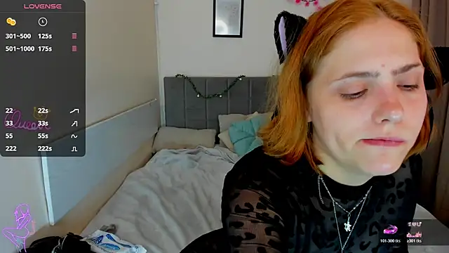 DellaRows Chat XXX live