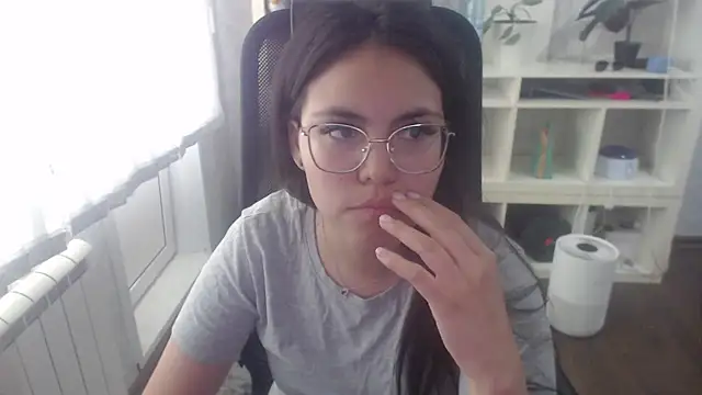 Anda_here Adlı Modelin Canlı XXX Sohbeti