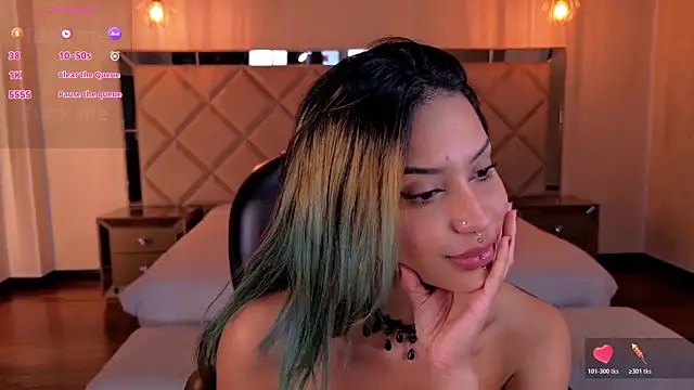 Chat XXX en directo de KayraLanne