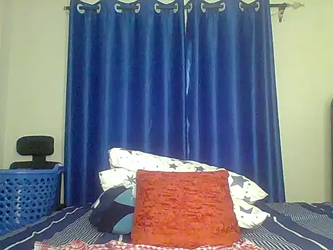 Chat +18 de Sweet_Petites ao vivo