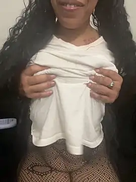 Desirae_Luciano's Live XXX Chat