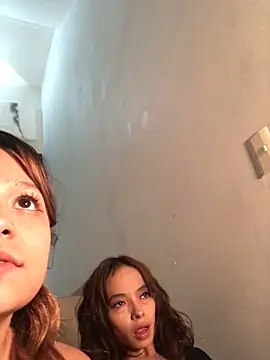 3littles' Live XXX Chat