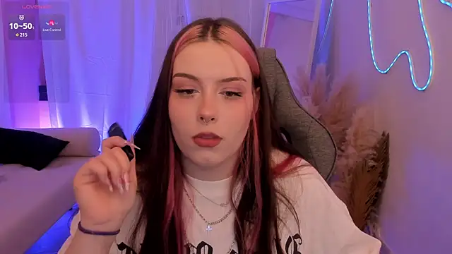 CoraMiel Live XXX-Chat