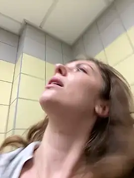 Chat +18 de MariiD ao vivo