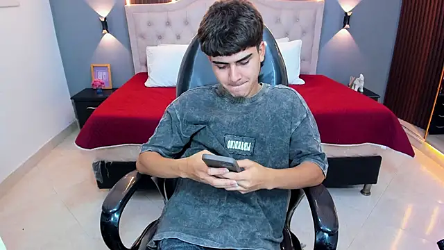 Živý XXX chat Tommy18__