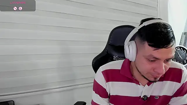 Chat +18 de Rick_Adams ao vivo