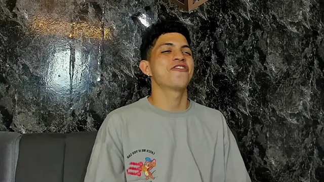 XXX chat uživo modela cameron_lux77