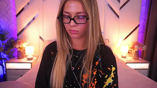 Chat +18 de DoveLovee ao vivo