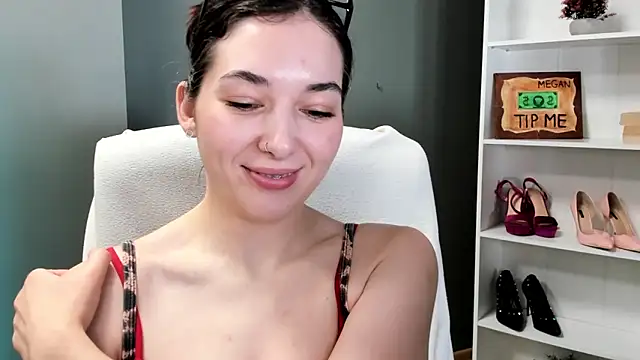 Chat +18 de Meagn_Extasy ao vivo