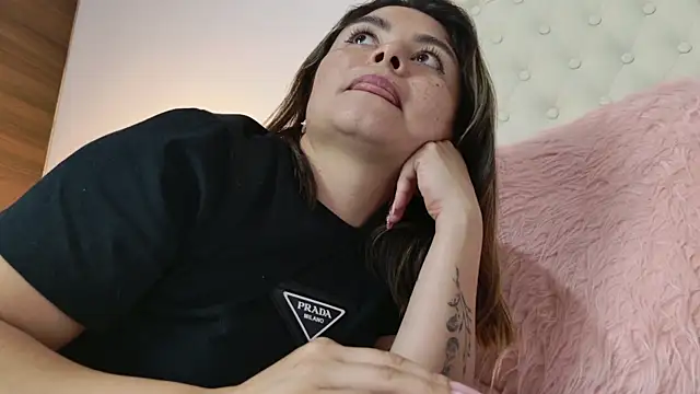 Chat +18 de KeendallRouse ao vivo