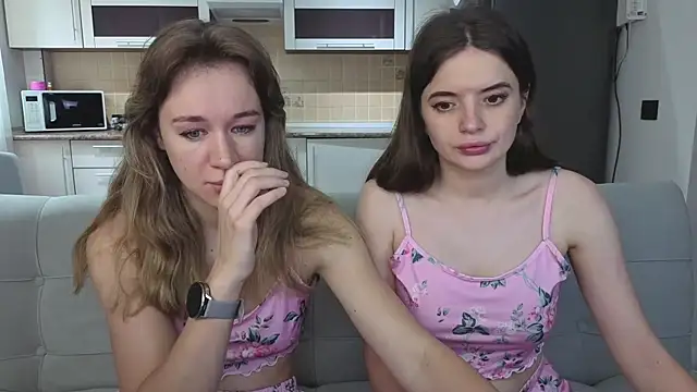 XXX chat uživo modela witches_couple