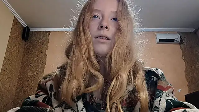 Chat +18 de KateVibe_01 ao vivo