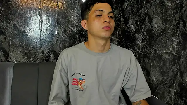 cameron_lux77 Chat XXX in diretta